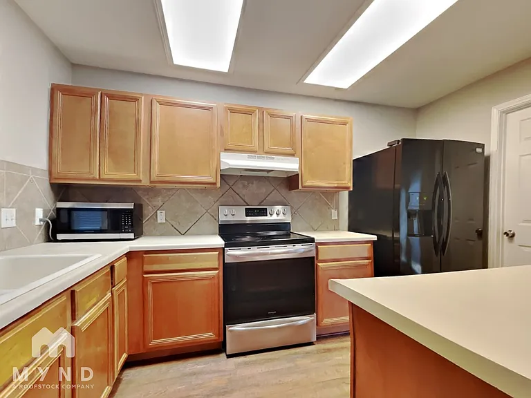 1001 Apollo Cir — Photo 8