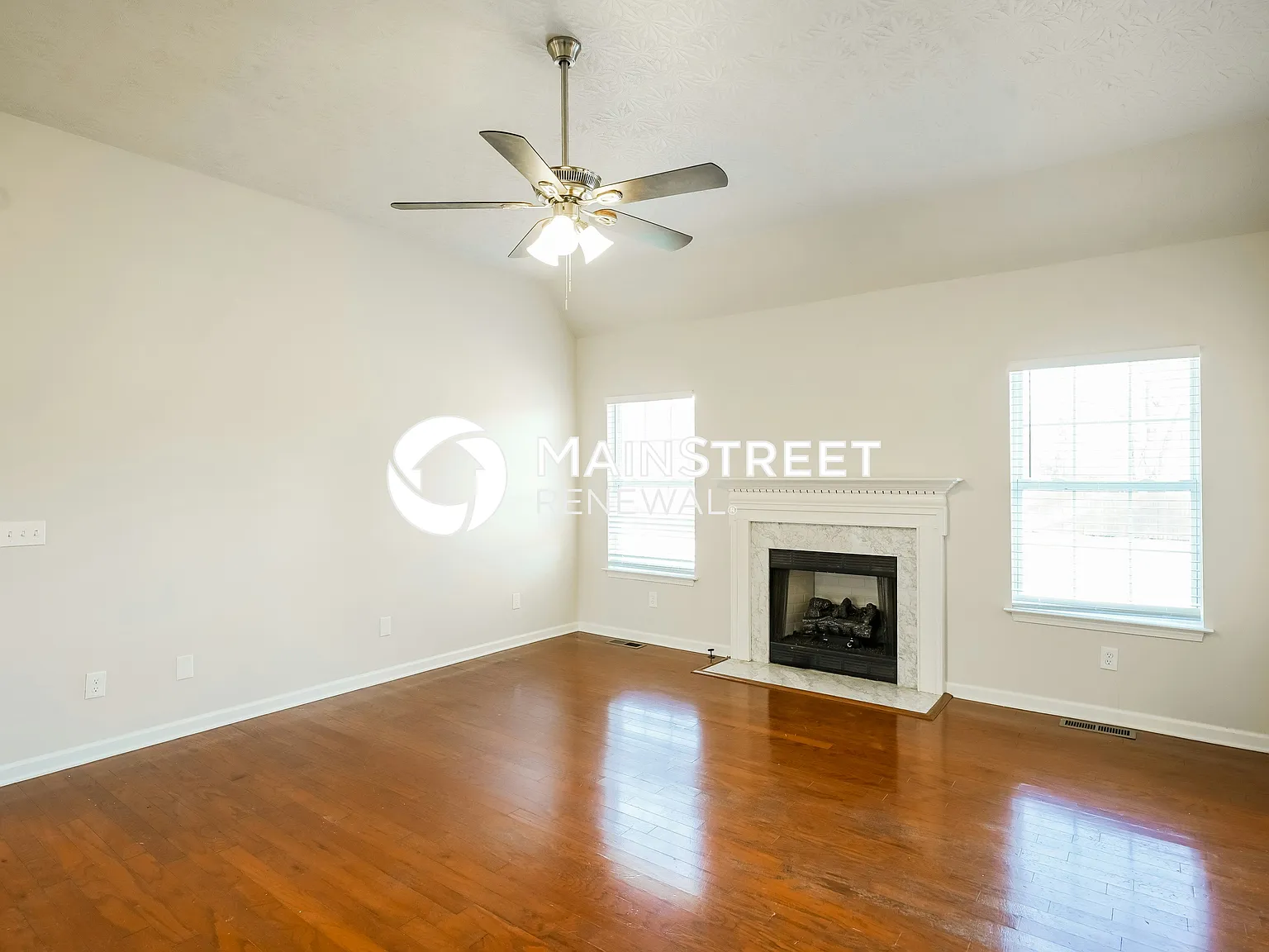 145 Summerlin Drive — Photo 2
