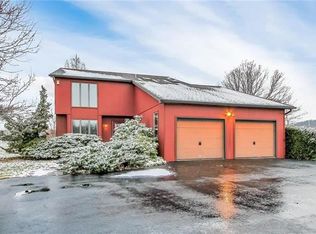 4086 Windy Rd, Orefield, PA 18069