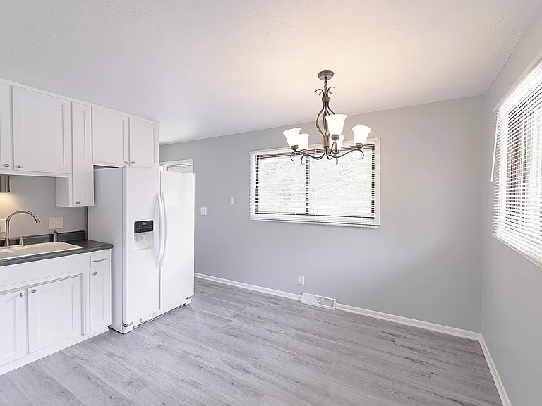 1025 Kent St — Photo 11