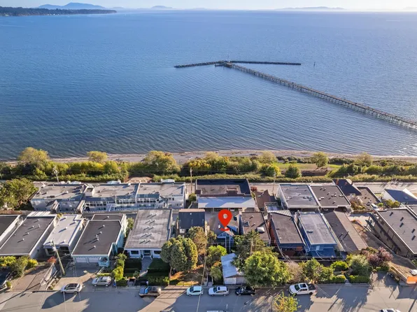 15152 Victoria Ave, White Rock, BC V4B 1G3