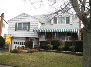 7 Ruby Ln, Plainview, NY 11803