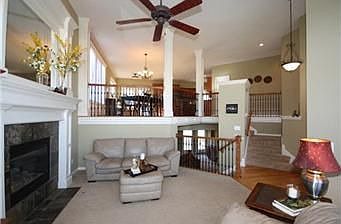 2nd image of 1056 Redwood Ln