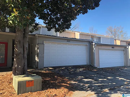 680 Idlewild Cir Photo 1