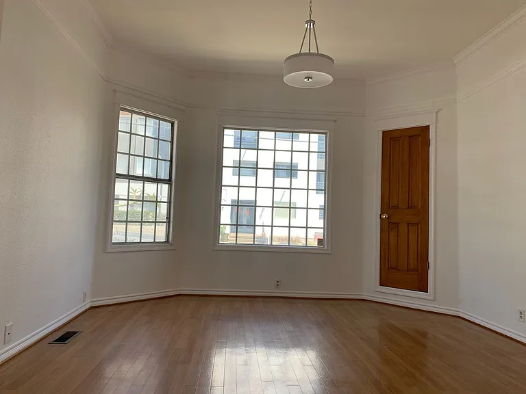 627 N Hill Pl — Photo 5