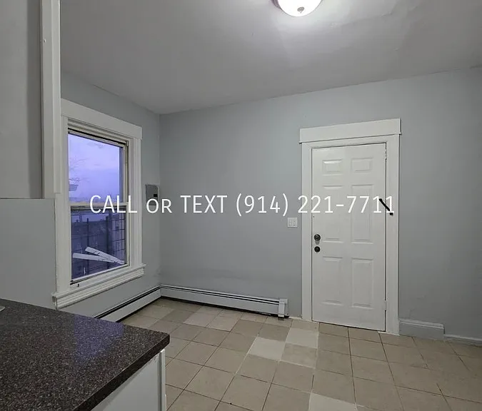 105 Maple St — Photo 2