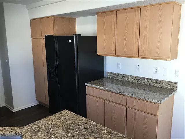 4 bed, 2.5 bath, 1845 sqft, $2,890 — Photo 3