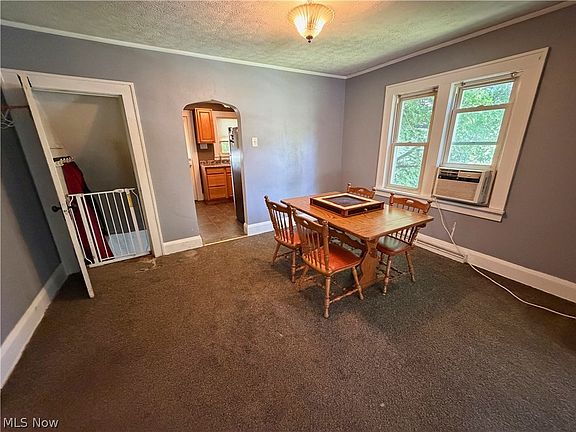 3rd image of 1211 Jennings Ave