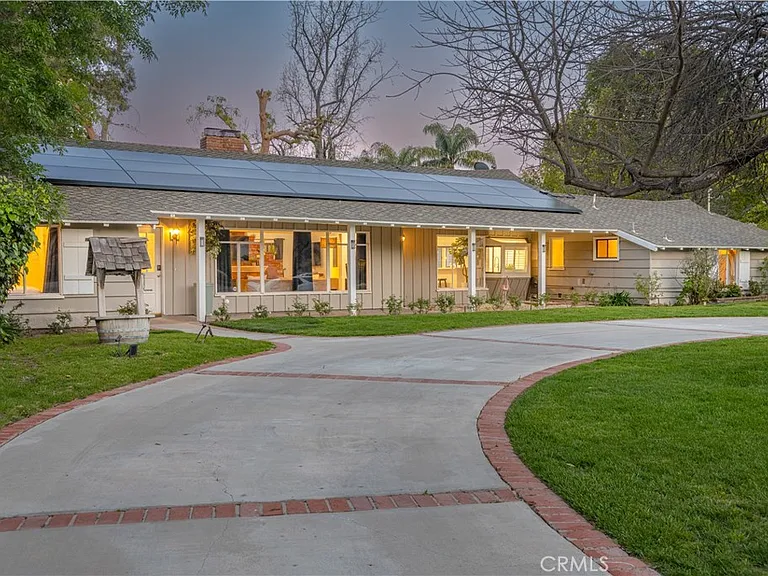 5932 Lubao Ave — Photo 1