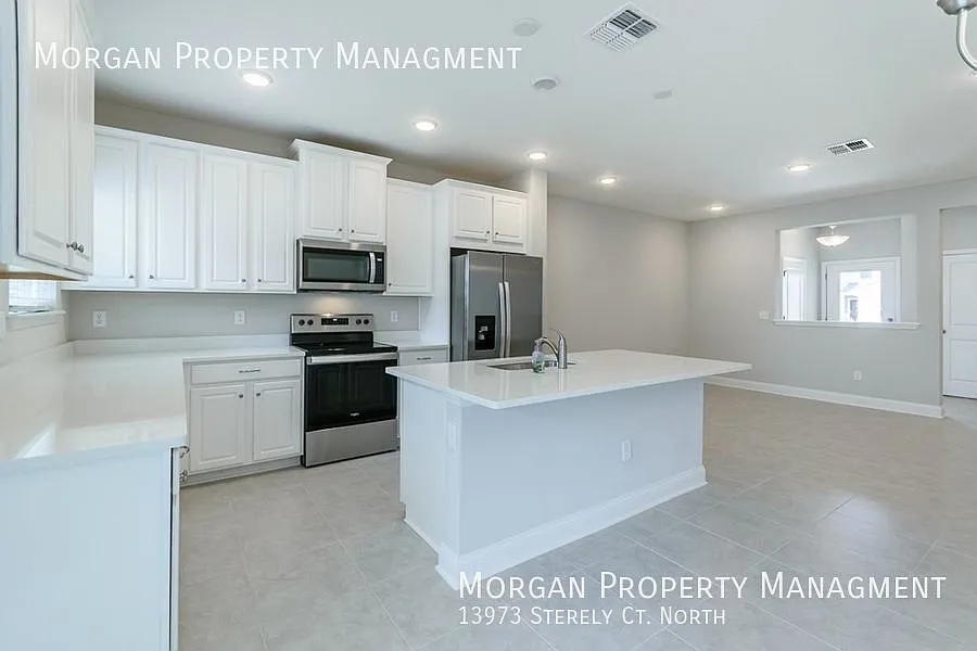 Like-New 3BR/2.5BA Townhome in Desirable Wells Creek! — Photo 2