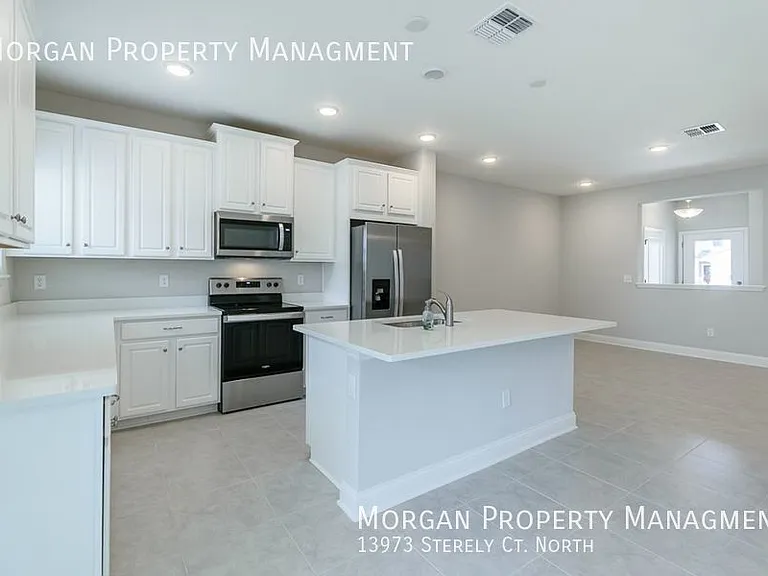 13973 Sterely Ct N — Photo 2