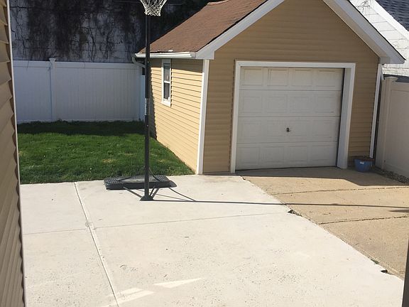 4th image of 117 Brown Ave