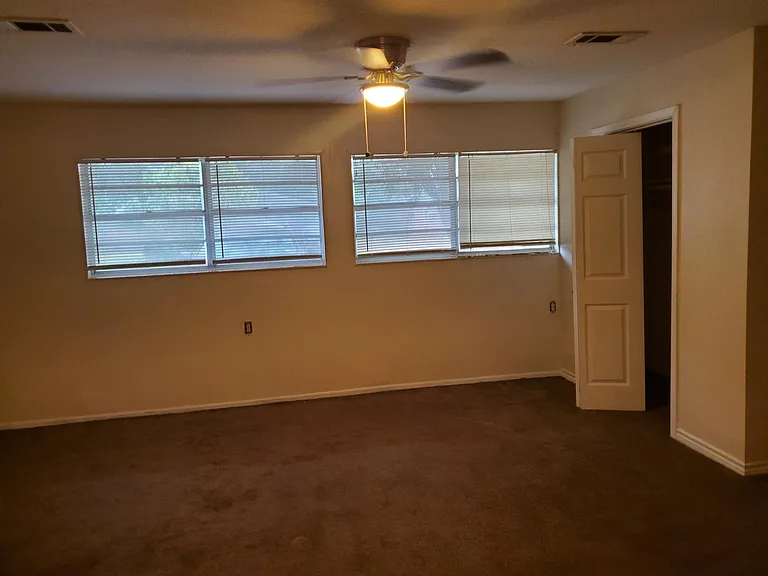 308 Kelly Ln — Photo 9