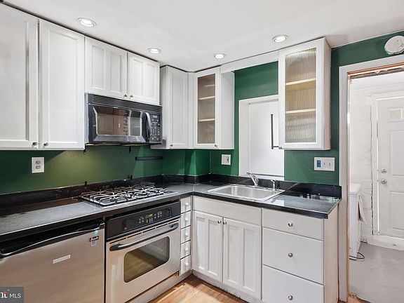 5th image of 708 S Durham St