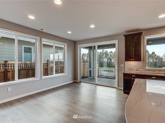 5th image of 14722 180th Avenue Ct E
