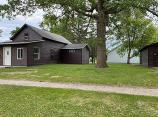 512 4th St NE, Fosston, MN 56542