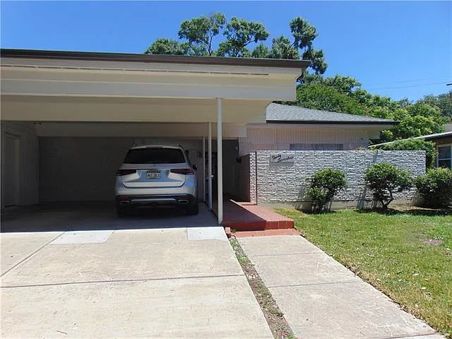 Building Photo - 3017 Clifford Dr