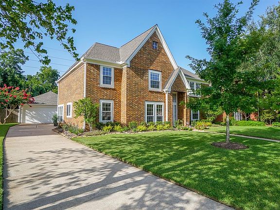 3rd image of 4123 Saint Ives St