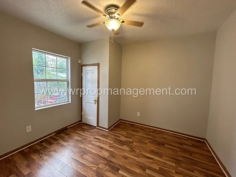 1024 Elysian Ave — Photo 7