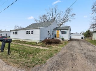 211 Brush Ave, Urbana, IA 52345
