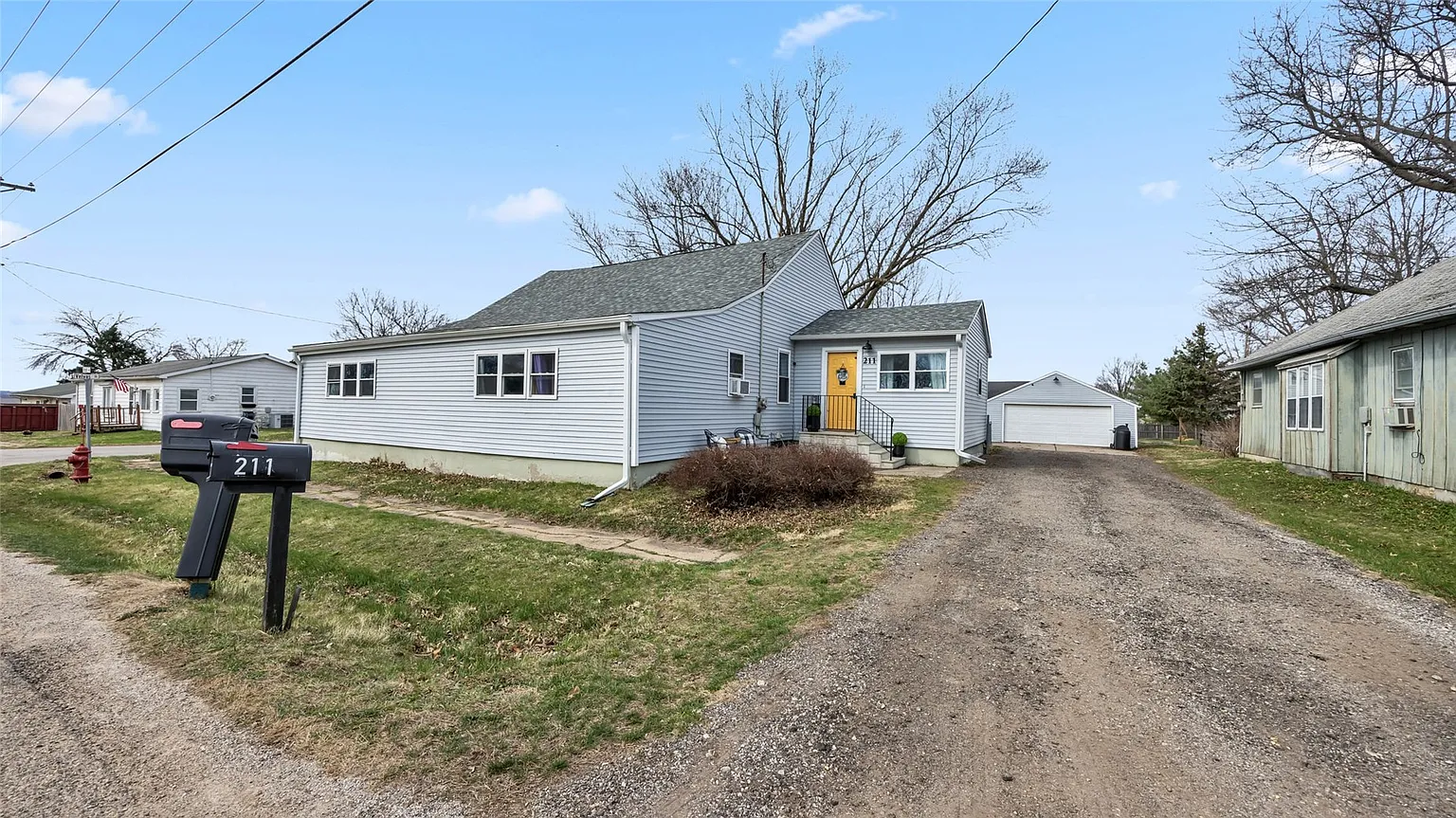 211 Brush Ave photo 1