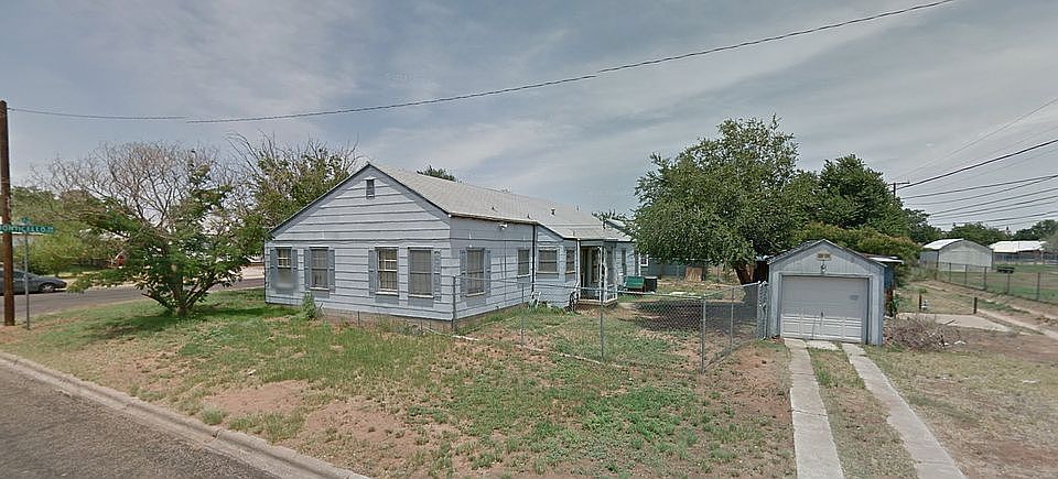 2nd image of 221 Monticello Dr