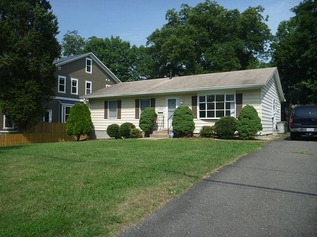 1st image of 108 S Lee St
