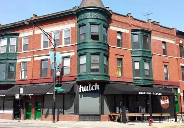 3301-3 N. Clark/866 Aldine Ave.