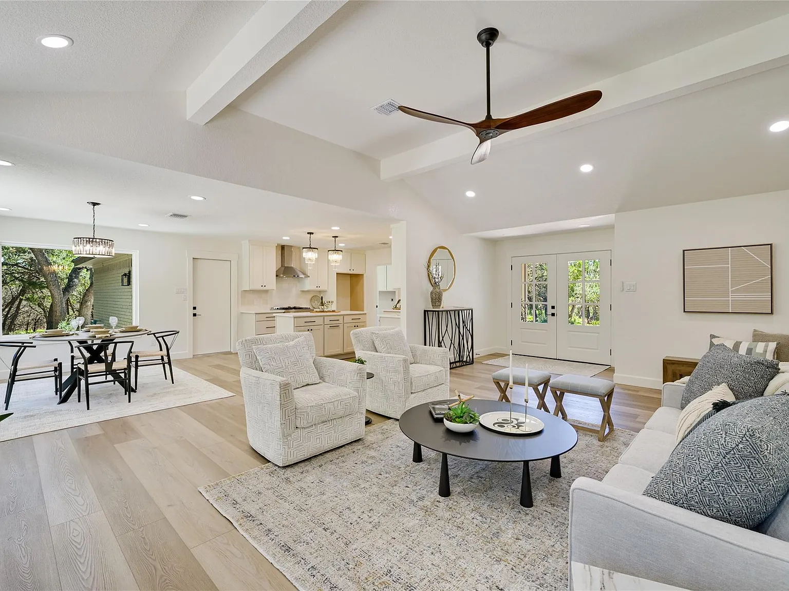 3 bed, 2.0 bath, 1804 sqft, $3,000 — Photo 3
