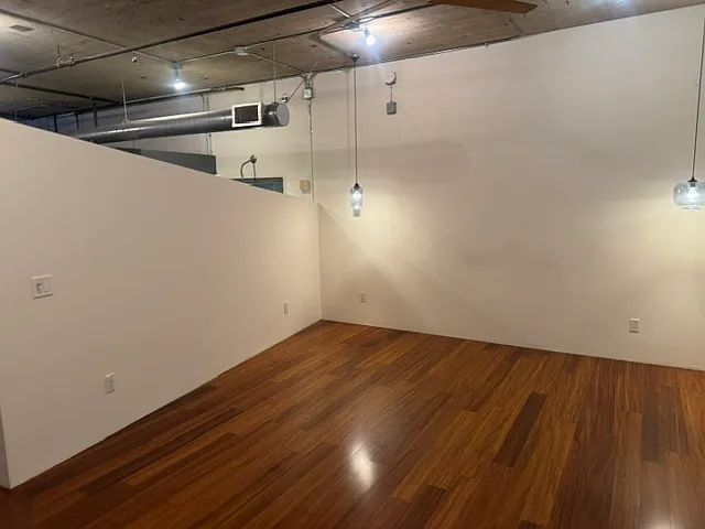 115 W 4th St #3 — Photo 17