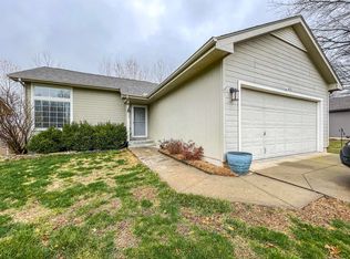 3516 SW Kent Ct, Topeka, KS 66614