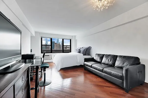 Rented by Compass | media 26