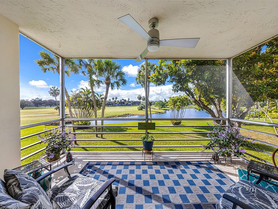 1st image of 3980 Oaks Clubhouse Drive #210