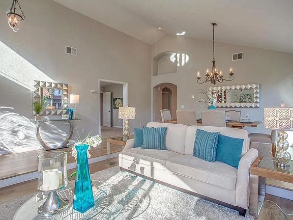 3rd image of 5096 Bougainvillea Dr
