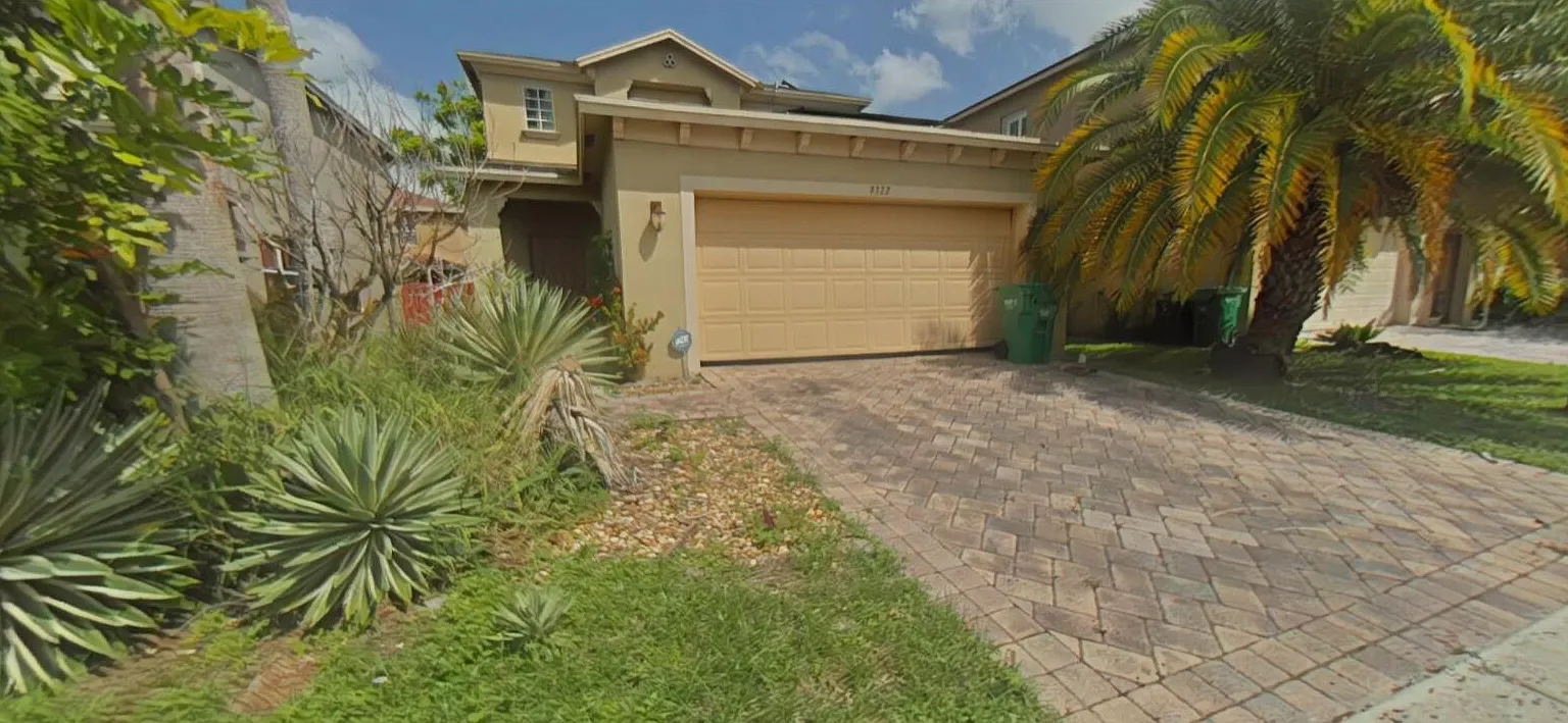 3 bed, 2.5 bath, 1705 sqft, $2,075 — Photo 1
