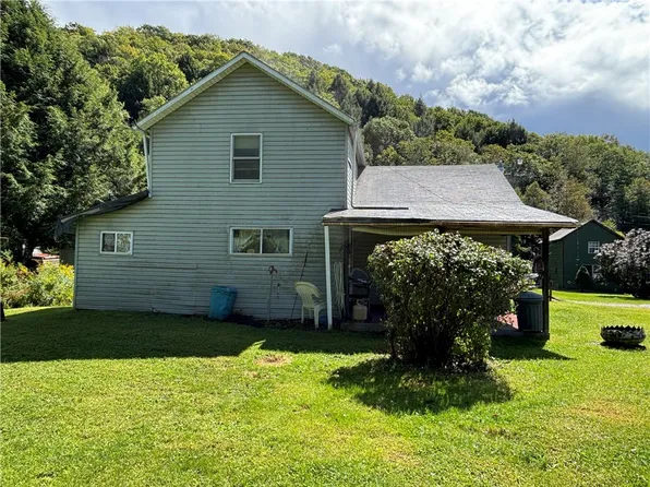 178 El Day Dr, Mount Jewett, PA 16740