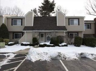 291 Lake Pointe Cir, Middle Island, NY 11953