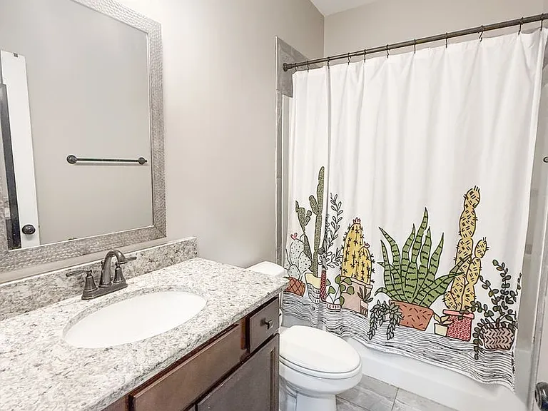 1727 Oak Forest Dr — Photo 14