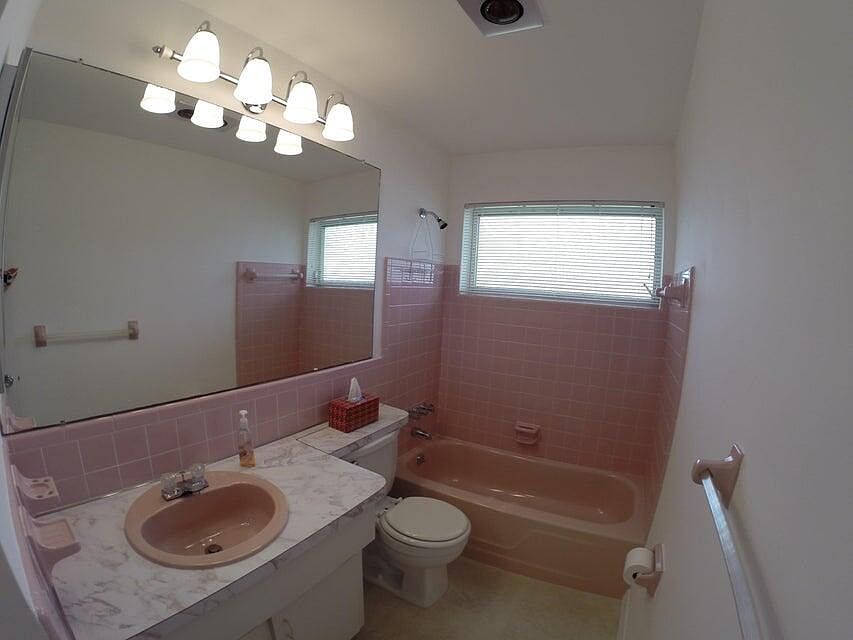 1st image of 4610 NW 47th St #4610