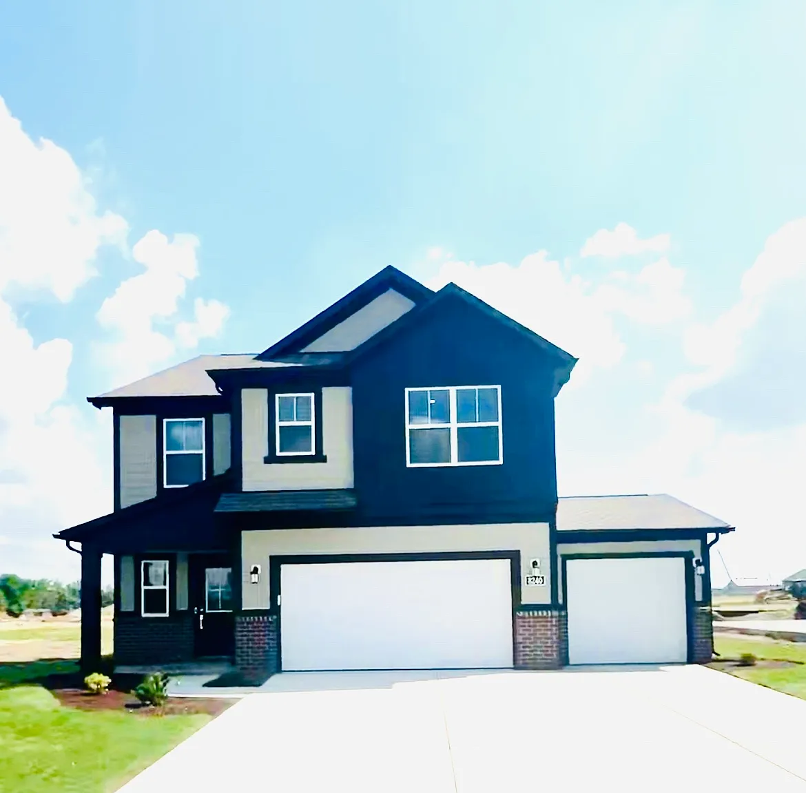 5 bed, 2460 sqft, $3,050 — Photo 1