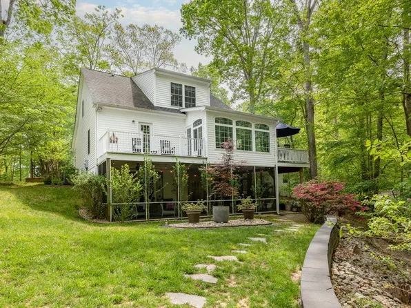 1349 Lake Point Dr, Clarksville, VA 23927