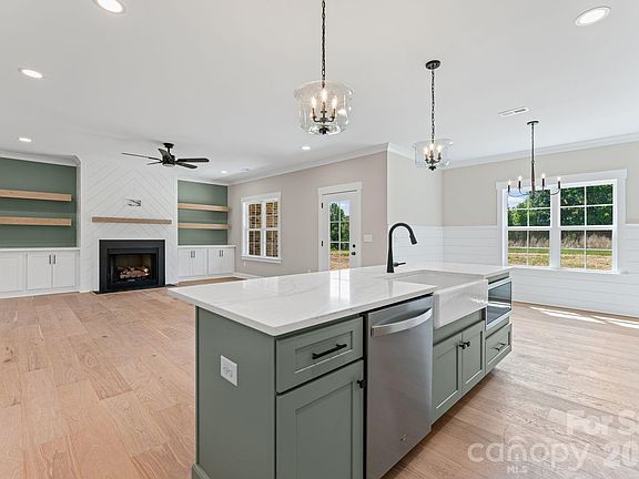 5th image of 102 Sandpiper Dr #18