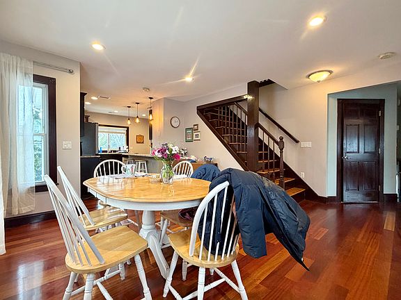 4th image of 52 Sheridan Ave #52