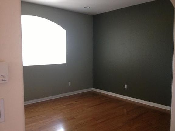 5th image of 1265 Hollysprings Ln