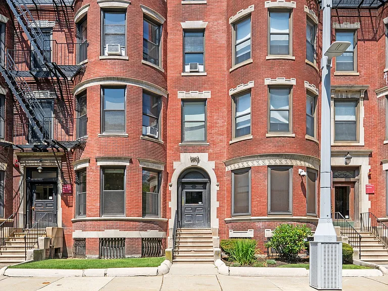 9 Buswell St #3R — Photo 6