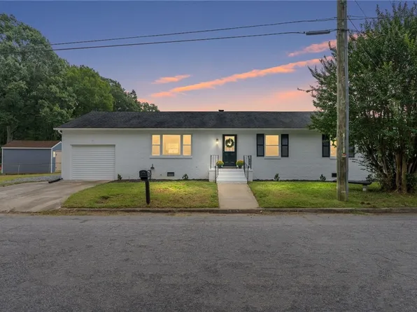 3412 Dupuy Rd, South Chesterfield, VA 23834