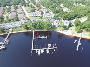 7261 Grimms Lndg, Navarre, FL 32566