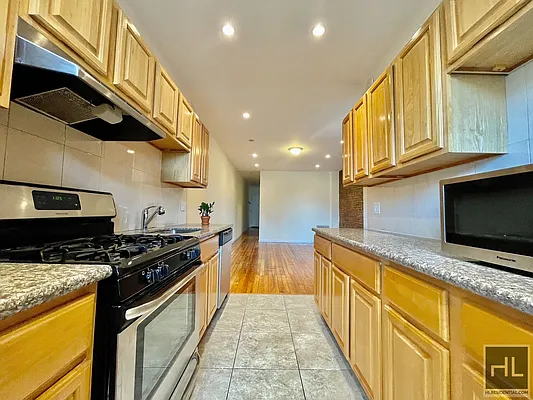 Rented by Highline Residential | media 8