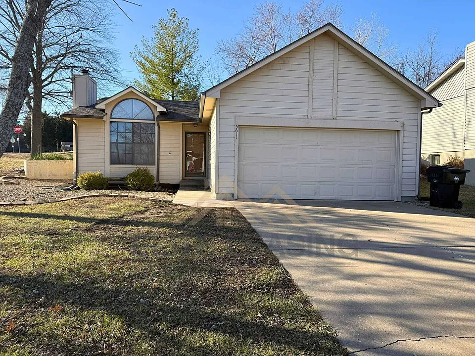 5611 SW 36th Ter