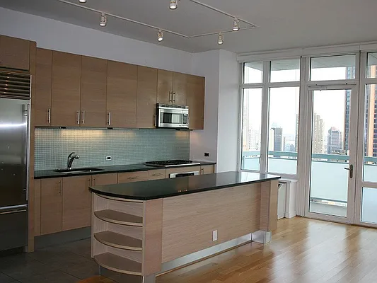 Rented by Sotheby's International Realty | media 18